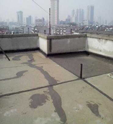 平湖漏水维修 楼顶漏水是什么原因，楼顶漏水维修方法是什么?