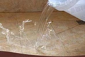平湖漏水维修 免砸砖防水材料该如何施工